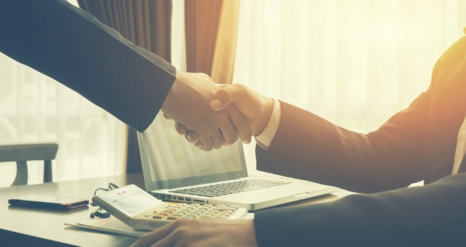 UK commercial property lending predicted to see 32% rise in the next five years handshake