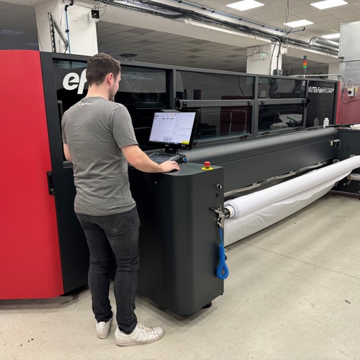 Venture Banners' Vutek 340i+ has helped it reduce lead times