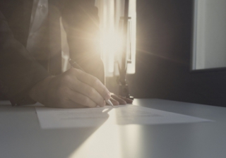 An investors guide to a prosperous 2023 Contract 222